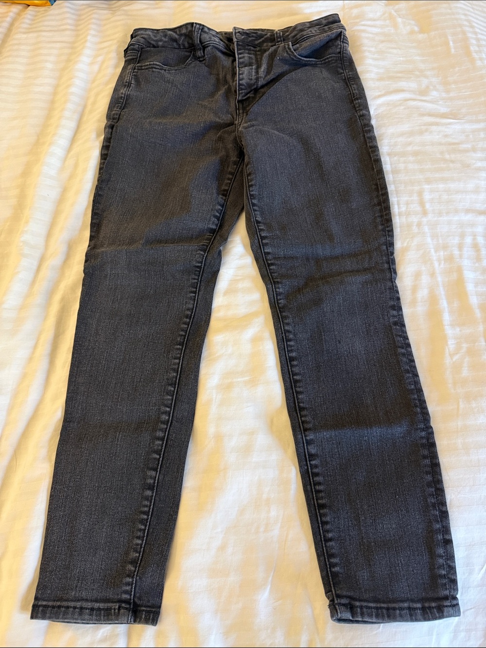 American Eagle Outfitters Skinny Jeans in Dark Gray Wash